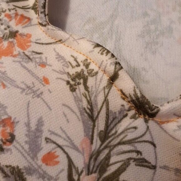 New Floral Knit Blouse M Peach Scalloped V-Neck dressy Tank Top Light & Breezy - Picture 5 of 9